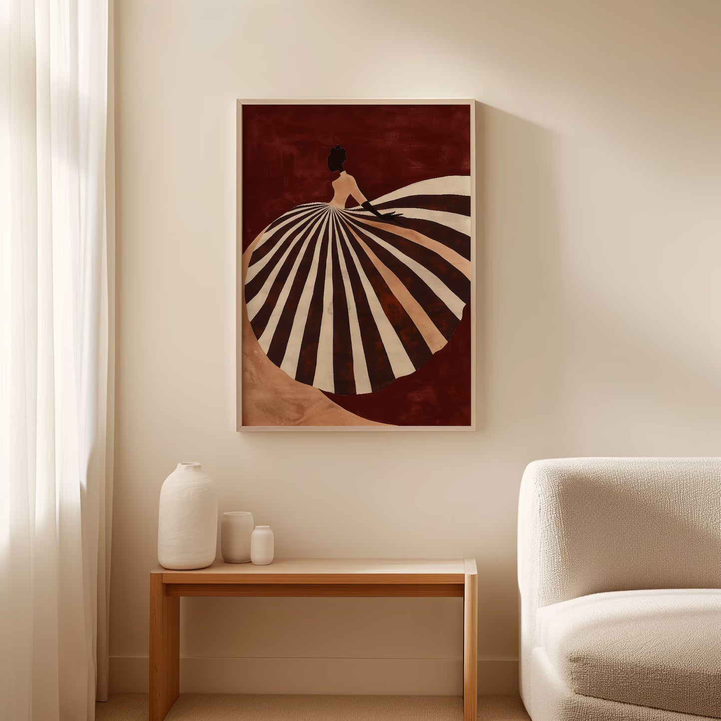 Mujer Minimalista con Rayas Reflectantes