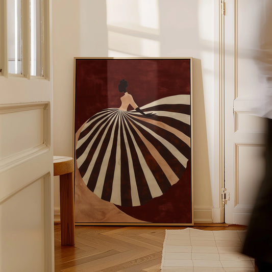 Mujer Minimalista con Rayas Reflectantes