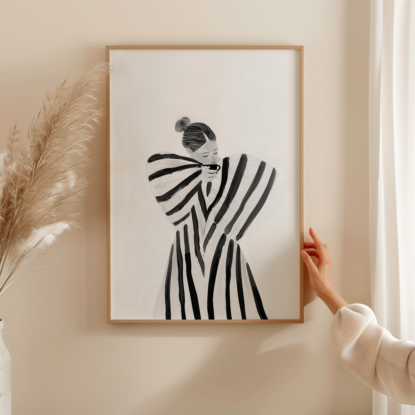 Cuadro Mujer Minimalista con taza de cafe